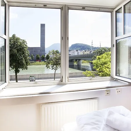 Mynext - Riverside Hostel *