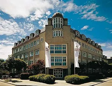 Mynext - Riverside Hostel *