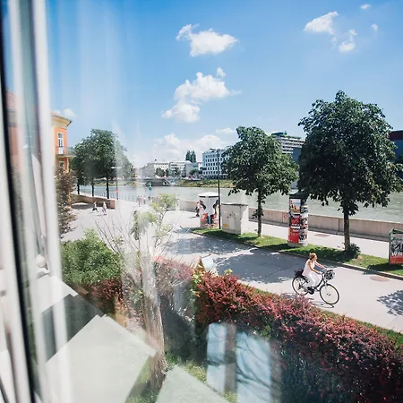 Mynext - Riverside Hostel