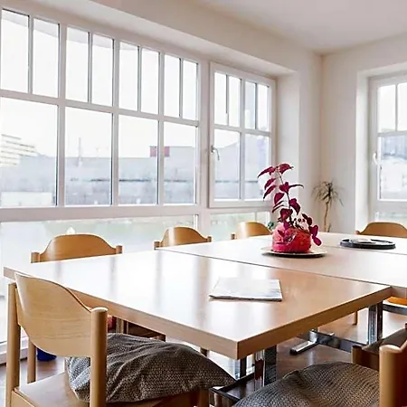 Hostel Mynext - Riverside Salzburg