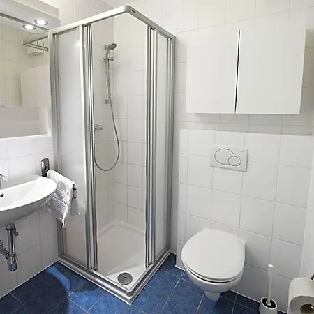Mynext - Riverside Hostel *