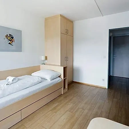 Mynext - Riverside Hostel *
